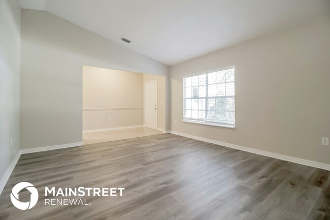 Building Photo - 7230 Carillon Ave