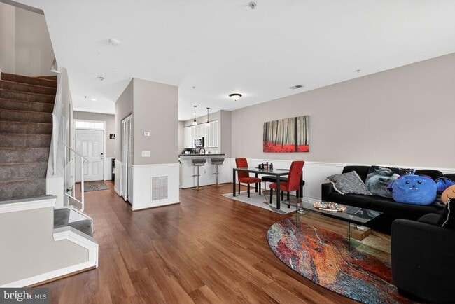 Building Photo - 1221 Rockland Ct