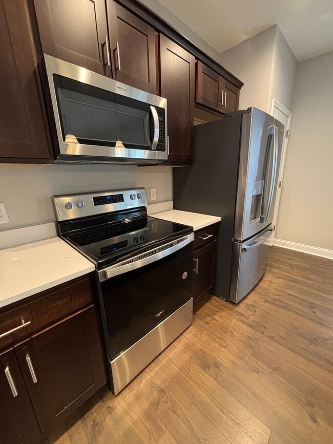 Building Photo - Beautiful Townhome in Cannonsburg!
