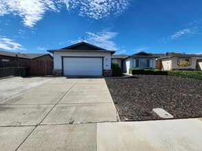 Building Photo - 324 Brookside Dr