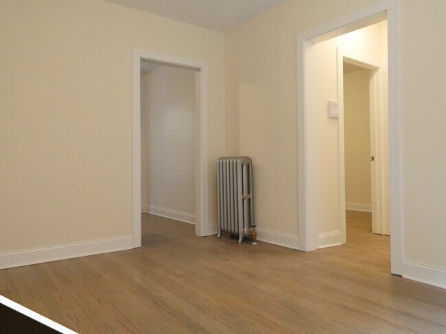 Building Photo - 2641 N Spaulding Ave