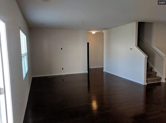 Foto del edificio - 332 Fox Ridge Ln