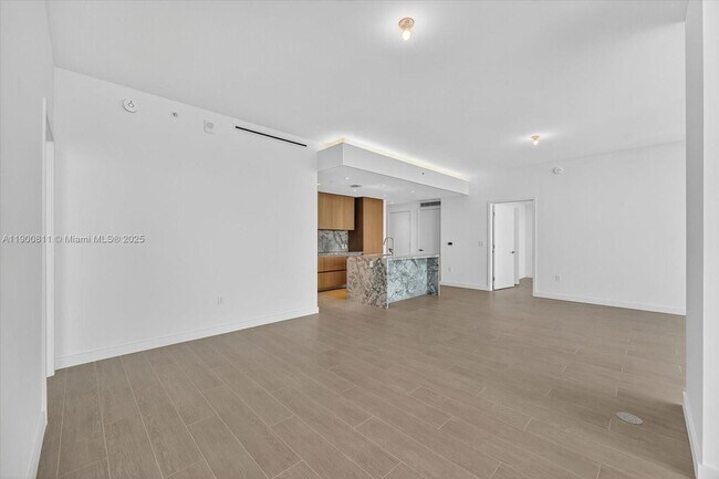 Building Photo - 500 Alton Rd