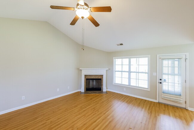 Foto del edificio - 105 Landings Way Dr