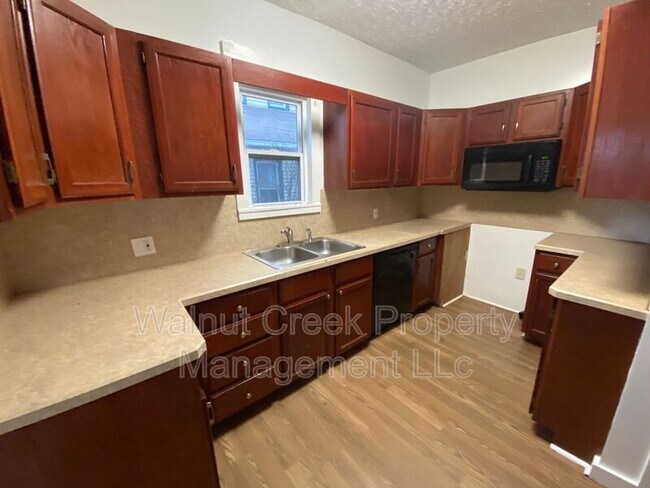 Foto del edificio - 1143 W 9th St