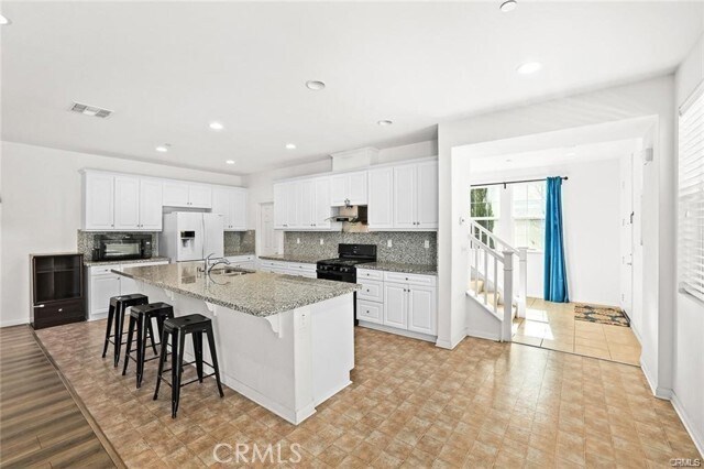 Building Photo - 6050 Rosewood Way