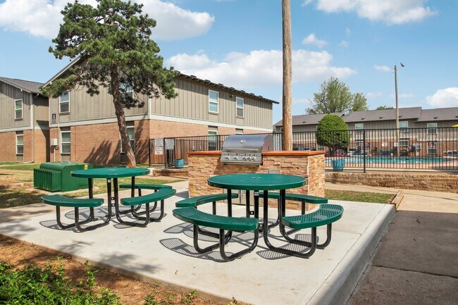 Foto del edificio - Yukon Heights Apartments