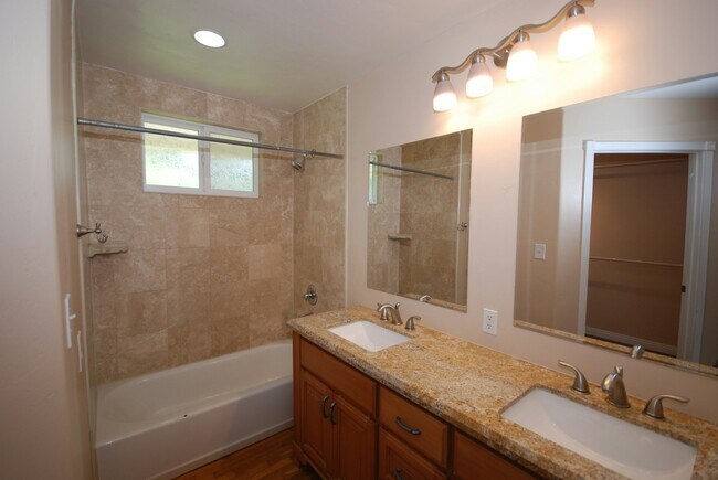 Building Photo - 12404 Wade Way