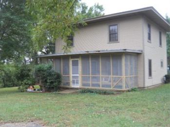 Primary Photo - 2211 E Main St