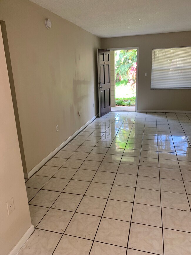 Parson's Green Courtyard Apartments Apartments in Brandon, FL