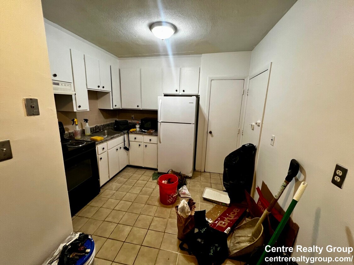 Primary Photo - 155 Williams St