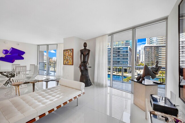 Foto del edificio - 475 Brickell Ave