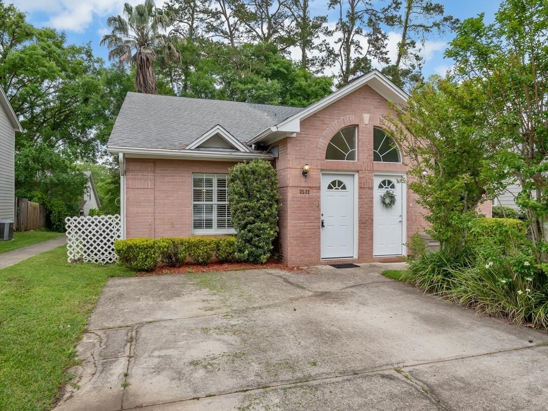 Foto principal - 2532 Golden Park Ln