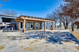 Building Photo - 933 Leatherwood Ln