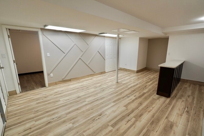 Foto del edificio - 6707 S Artesian Ave