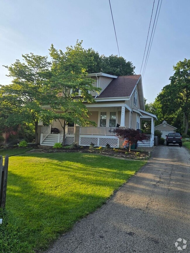 Building Photo - 2391 Highland Ave