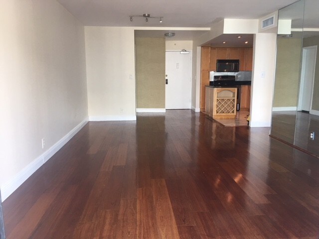 Sala de estar - 200 SE 15th Rd