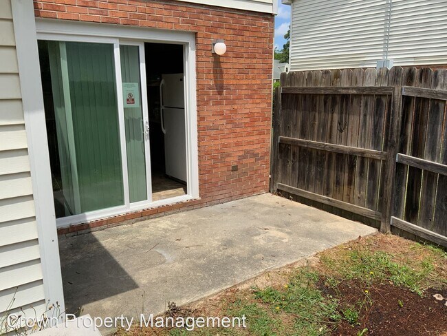 Building Photo - 2 br, 1.5 bath House - 102 D Villas Court
