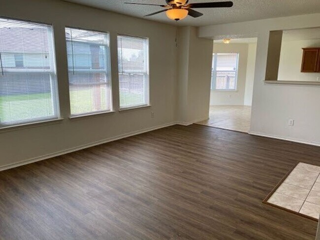 Building Photo - Beautiful 2 Story Home in Sendera Ranch