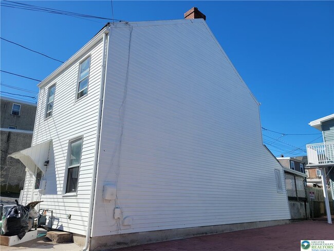 Foto del edificio - 27 W Allen St