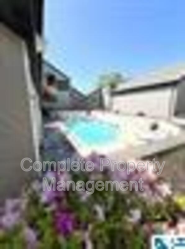 Foto del edificio - 3350 Altamont Rd