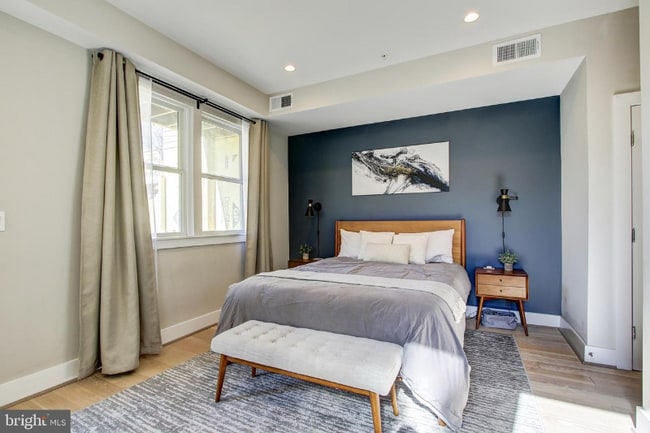 Foto del edificio - 1636 Trinidad Ave NE