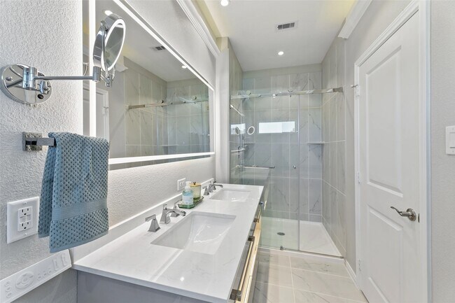 Foto del edificio - 903 Beebrush Ln