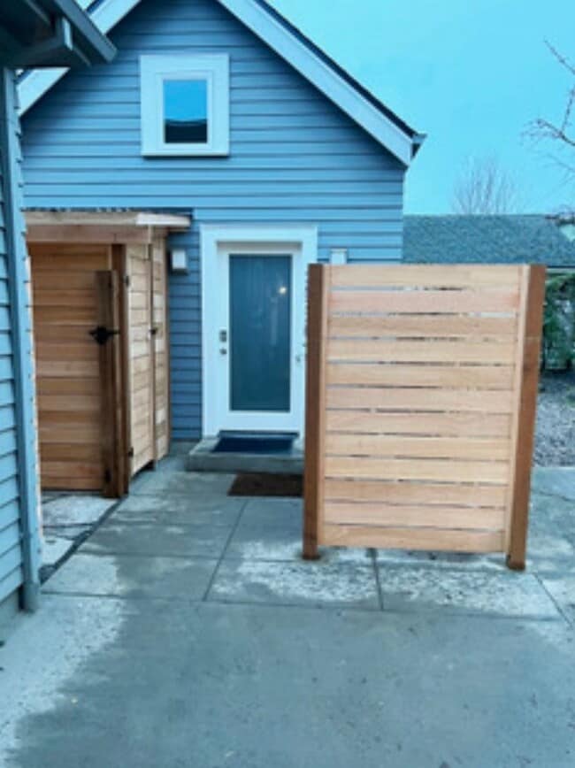 Knott House - Knott House