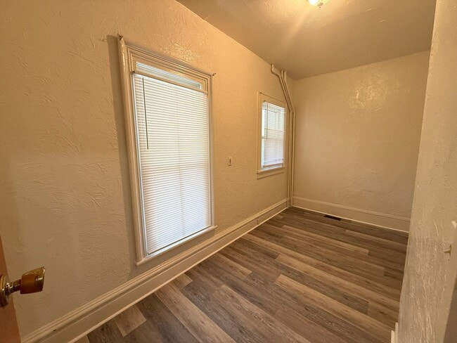 Building Photo - 313 W Ganson St