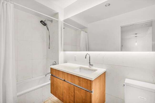 Foto del edificio - 1125-25 45th Ave
