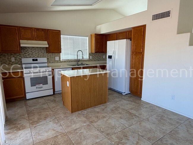 Photo - 10318 W Missouri Ave- House