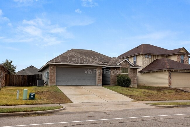 Building Photo - 4204 S Fork Ranch Rd