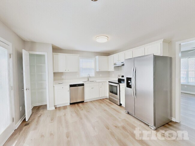 Foto del edificio - 701 Avondale Dr