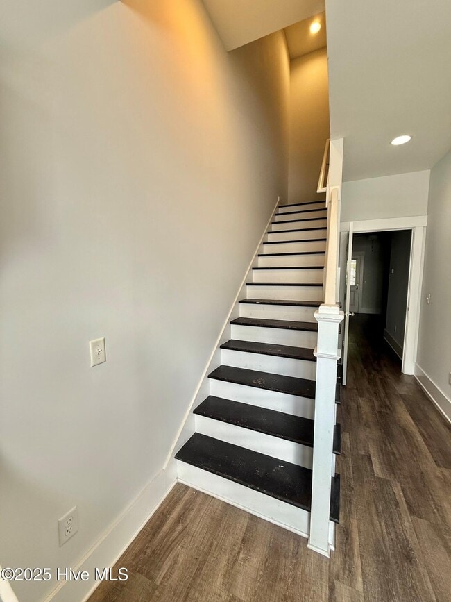Foto del edificio - 4006 Tamarisk Ln
