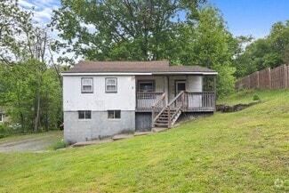 Building Photo - 104 Smithtown Rd