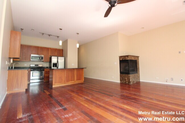Foto del edificio - 3221 N Sheffield Ave
