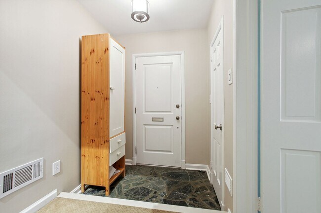 Building Photo - 4bd/4ba Single Family Home in NW DC! Avail...