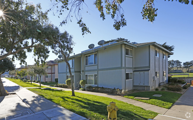 Foto del edificio - Marina Del Sol Apartments