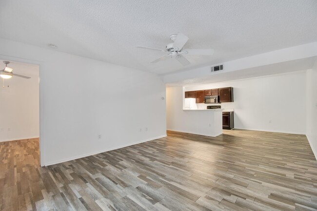 Building Photo - 5259 Images Cir
