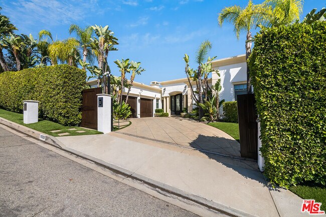 Building Photo - 9329 Nightingale Dr