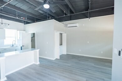 Building Photo - 2612 Castle St