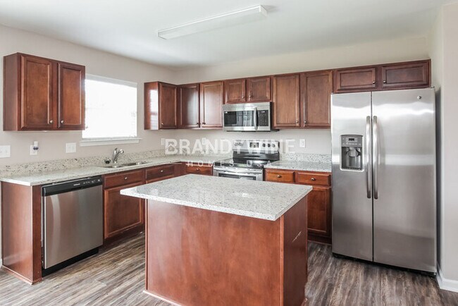 Foto del edificio - One Month of FREE RENT!
