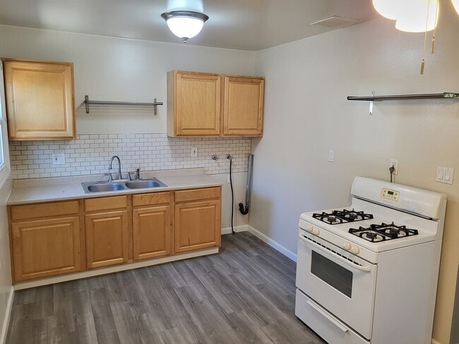 Building Photo - 4092 Green Ave