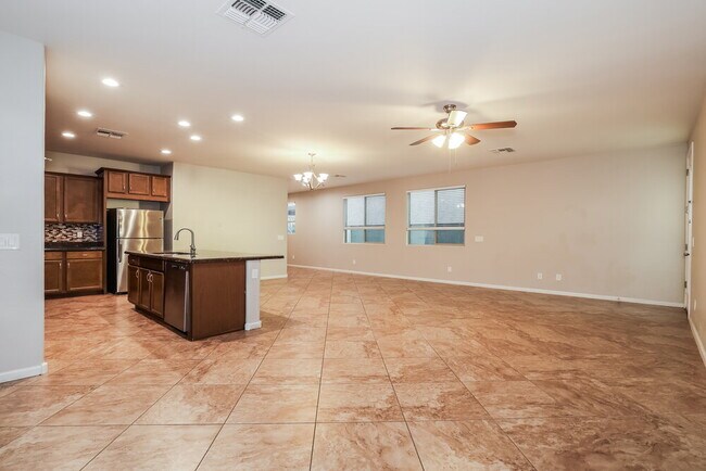 Foto del edificio - 15137 W Alexandria Way