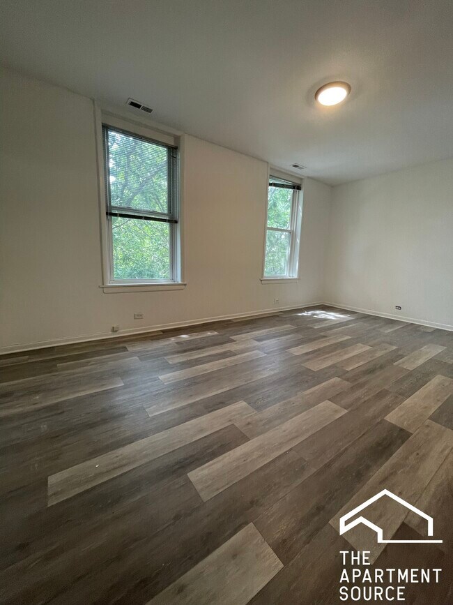 Foto del edificio - 1844 W Henderson St