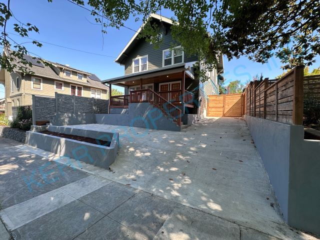 Foto principal - 2427 SE Lincoln St