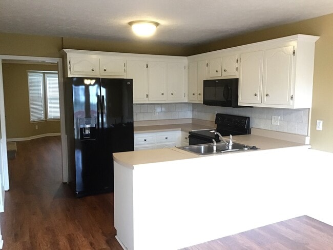 Building Photo - 3648 S Naples Ct
