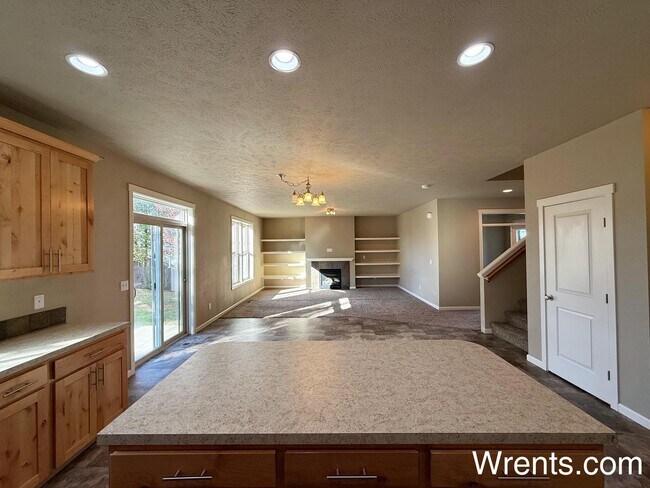 Foto del edificio - Must See Beautiful Home In Airway Heights 4 bed 2.5 bath!