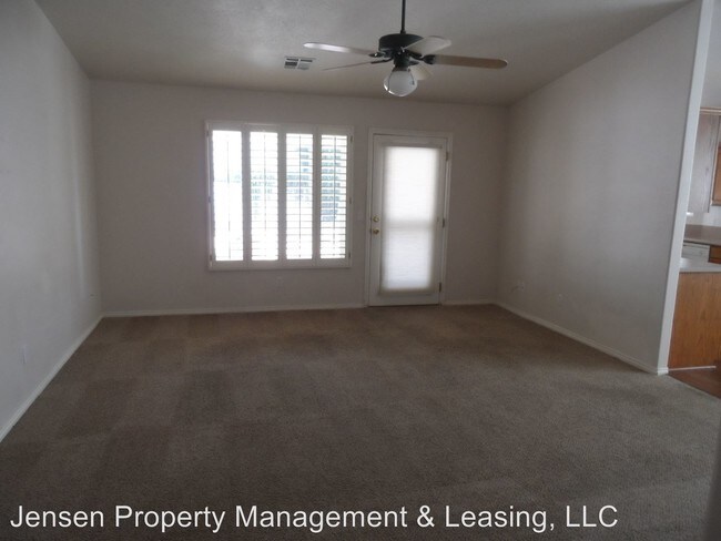 Foto del edificio - 950 Santa Fe Dr