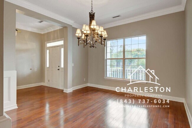 Foto del edificio - 6040 Fieldstone Cir
